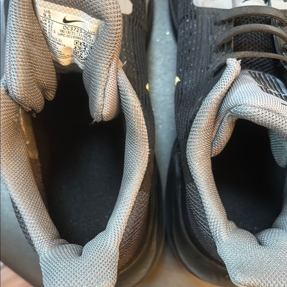 Mens Nike Basketball AIR MAX IMPACT 3 Size 9.5 Black Metallic Gold DC3725 006 - Picture 6 of 7